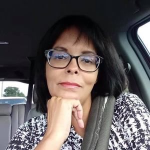 Meet your Posher, Leslie